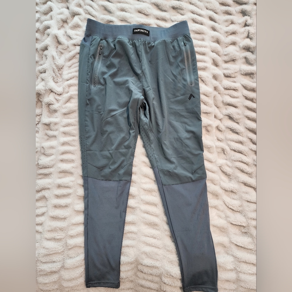 Alphalete Infinity Tech Pants (Porcelain Gray)